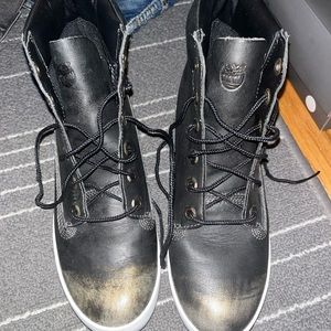 Timberland Women sneakers, SIZE: US7.5, like new.